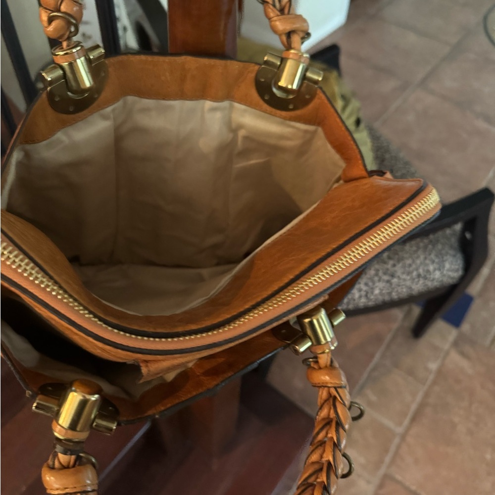 Chloe Tan Leather Heloise Shoulder Bag - Picture 11 of 13